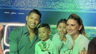 Novato na seleção, Rony Rústico mantém família longe da fama e segue ...
