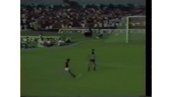 Gol de Andrade (Flamengo) contra o Botafogo, no jogo da vingança, pelo Carioca de 1981 — Foto: Reprodução