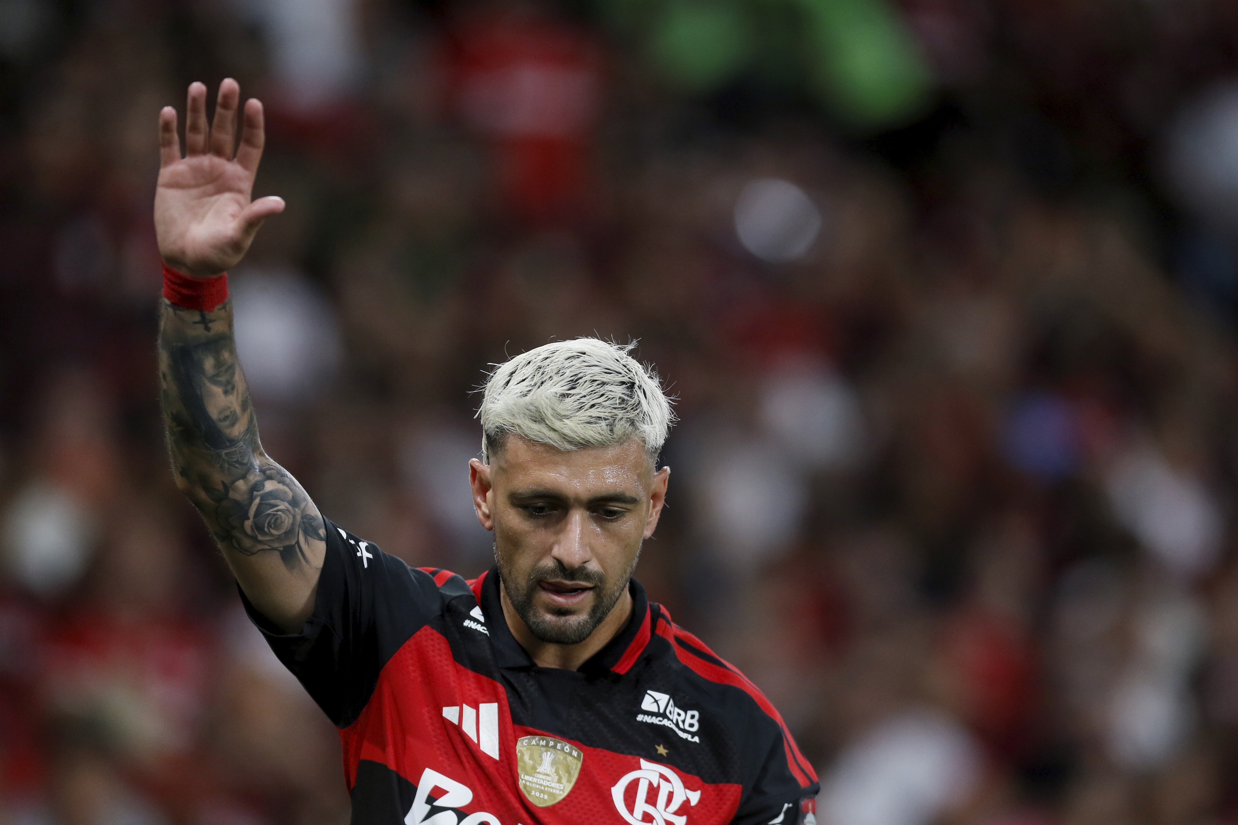 Escalação: Pedro é titular e Arrascaeta fica no banco em Flamengo x Estudiantes
