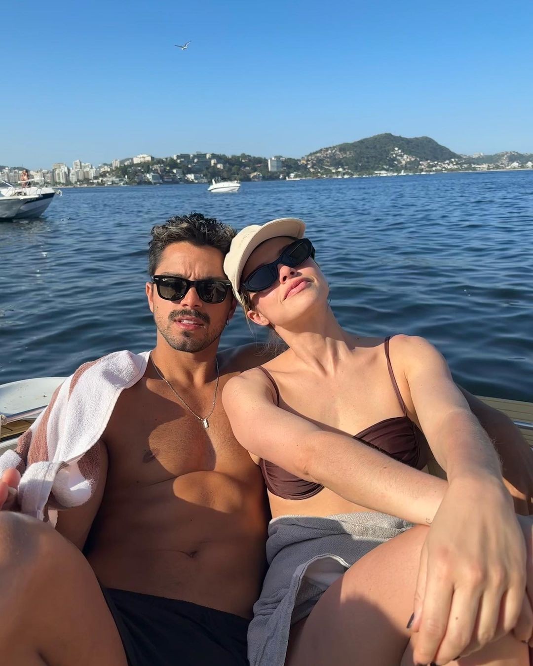 Rodrigo Simas  e Agatha Moreira— Foto: Reprodução