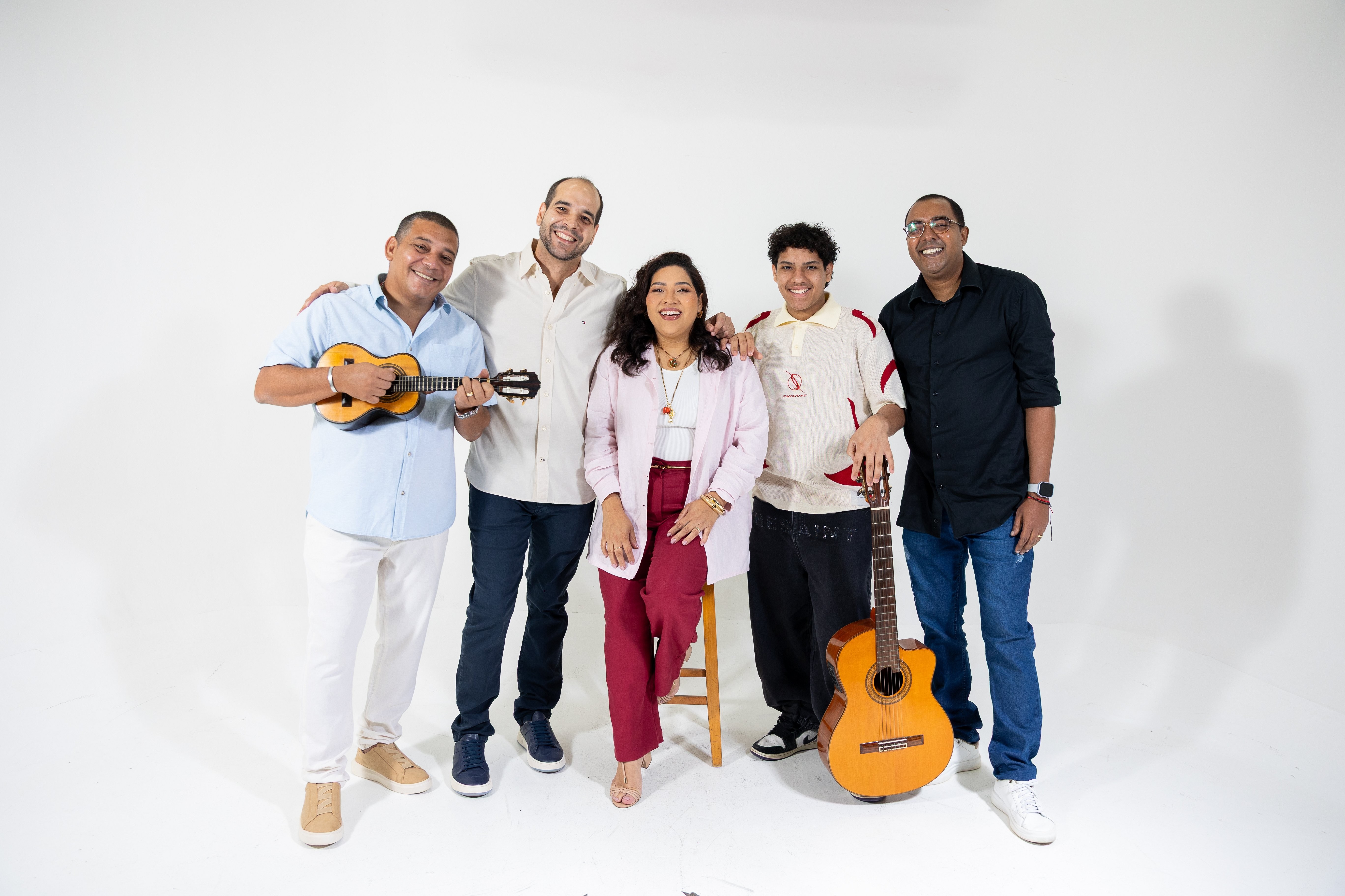 Família Pagodinho reúne no palco filhos, sobrinhos e neto do sambista: 'Eles têm a minha levada', diz Zeca