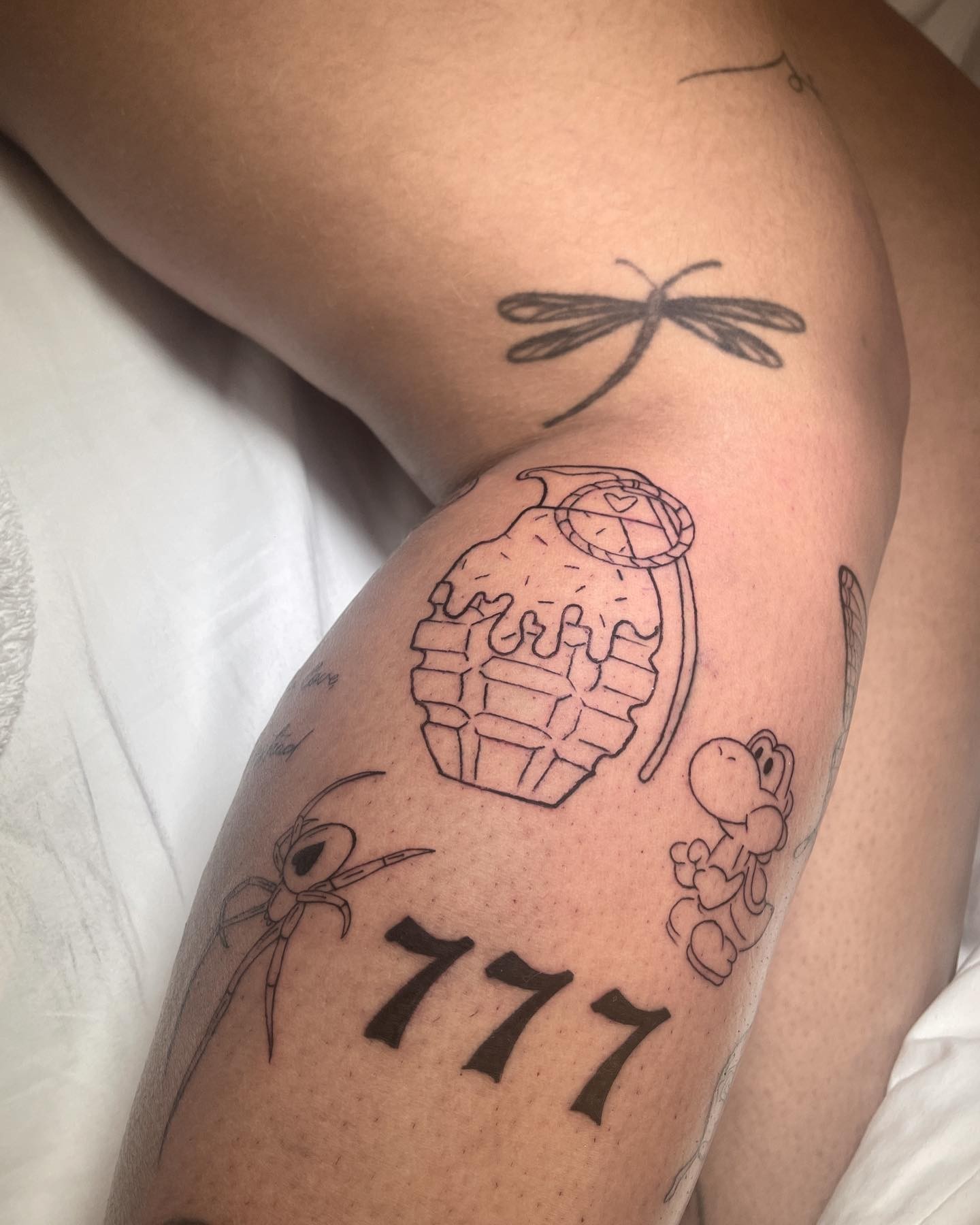 Rafaella Santos tatuou a perna — Foto: Reprodução/Instagram