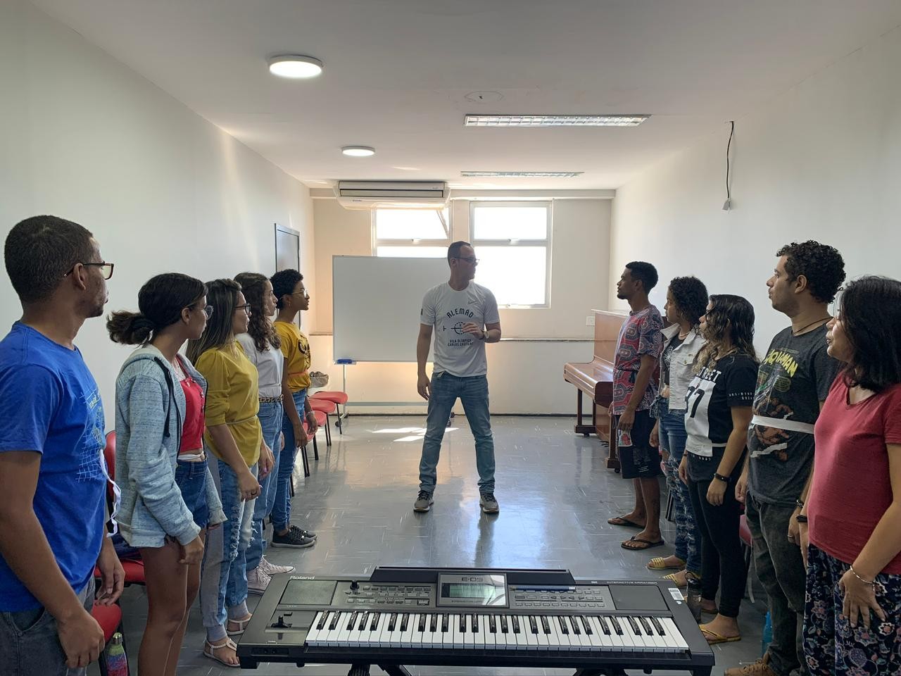 Projeto Vozes do Alemão usa a música para fortalecer aprendizagem de crianças e adolescentes