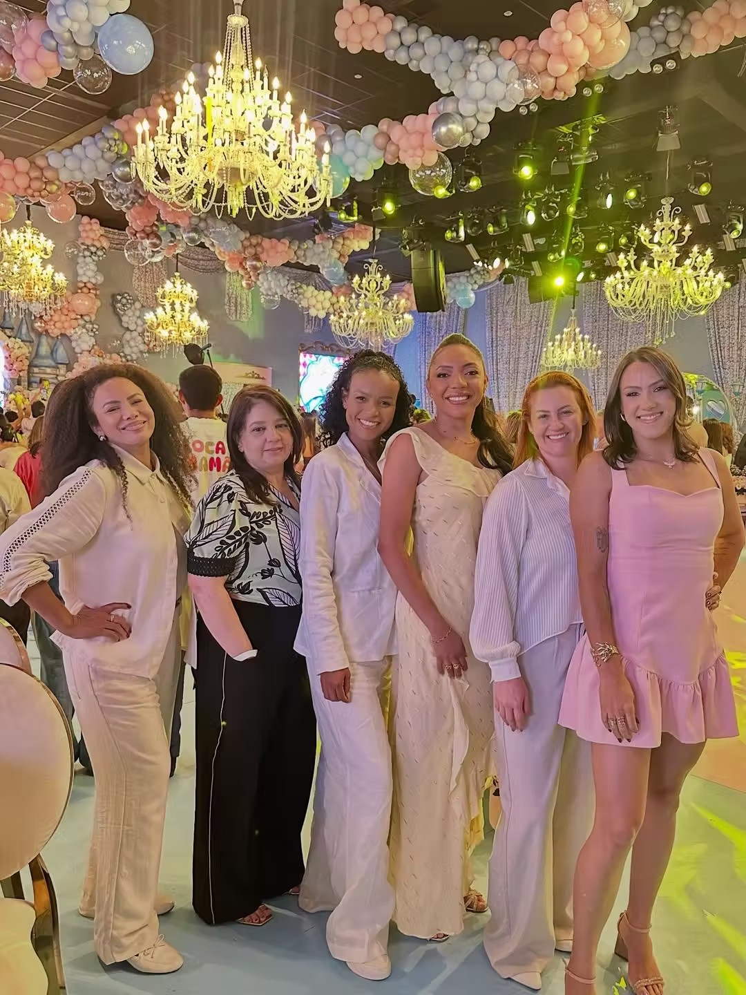 As babás dos filhos de Virginia Fonseca em evento da empresa da influenciadora digital — Foto: Reprodução/Instagram