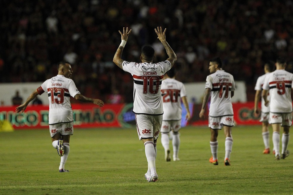 Luciano marcou um dos gols do São Paulo contra o Sport — Foto: Rubens Chiri / saopaulofc.net