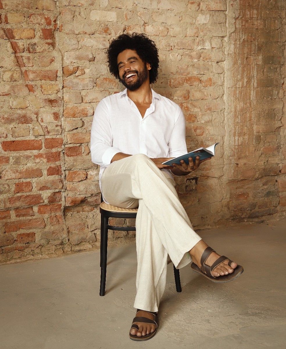 Diogo Almeida lança seu primeiro livro, 'Com afeto, Kayin - uma fábula além do espectro' — Foto: Divulgação