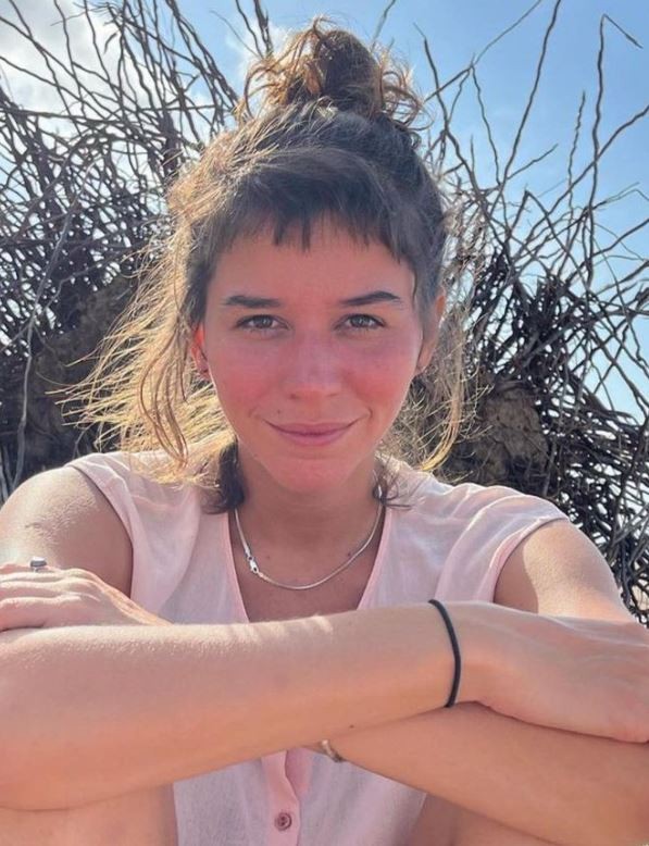 Alice Carvalho e Chica Caldas namoram há dois anos — Foto: rep/ instagram