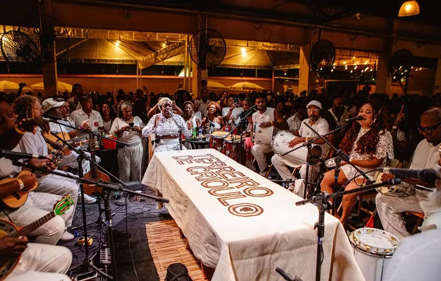 Quintal da Clementina sacode a poeira das rodas da boemia da Lapa; entenda