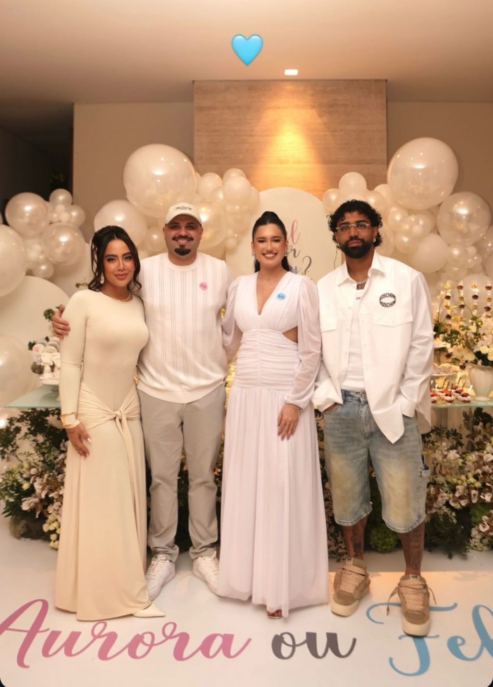 Gabigol posta com Rafaella em chá revelação de filho do primo, que ...