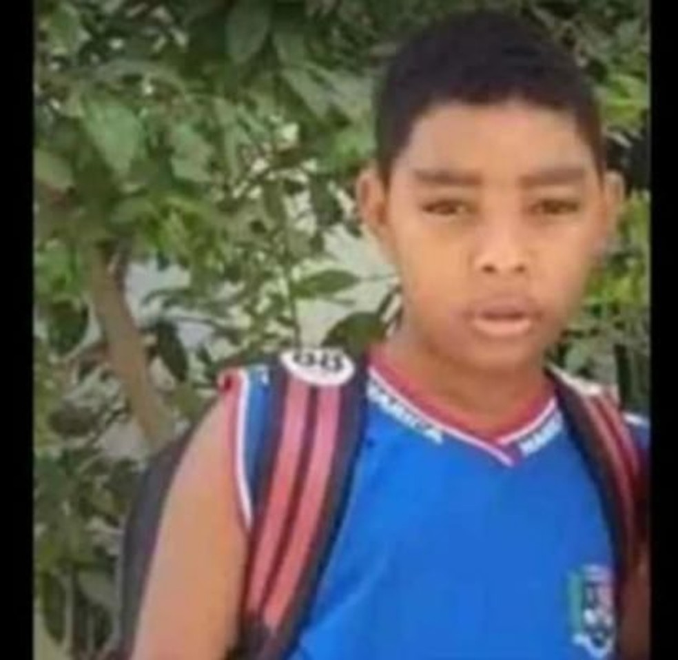 Dijalma de Azevedo, de 11 anos, morreu na manhã desta quarta-feira (12) após ser baleado  — Foto: Reprodução