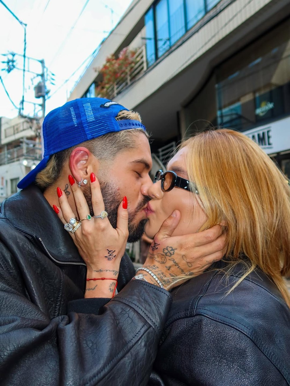 Virginia e Zé Felipe fizeram tatuagem de casal em viagem ao Japão — Foto: Reprodução/Instagram