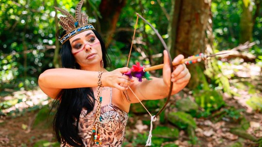 Luciana Picorelli celebra retorno ao carnaval com ensaio inspirador na natureza