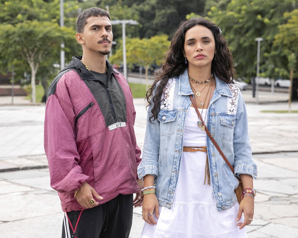 Merreca (Ruan Aguiar) e Luna (Giovana Cordeiro) em "Fuzuê" — Foto: Manoella Mello/Rede Globo/Divulgação