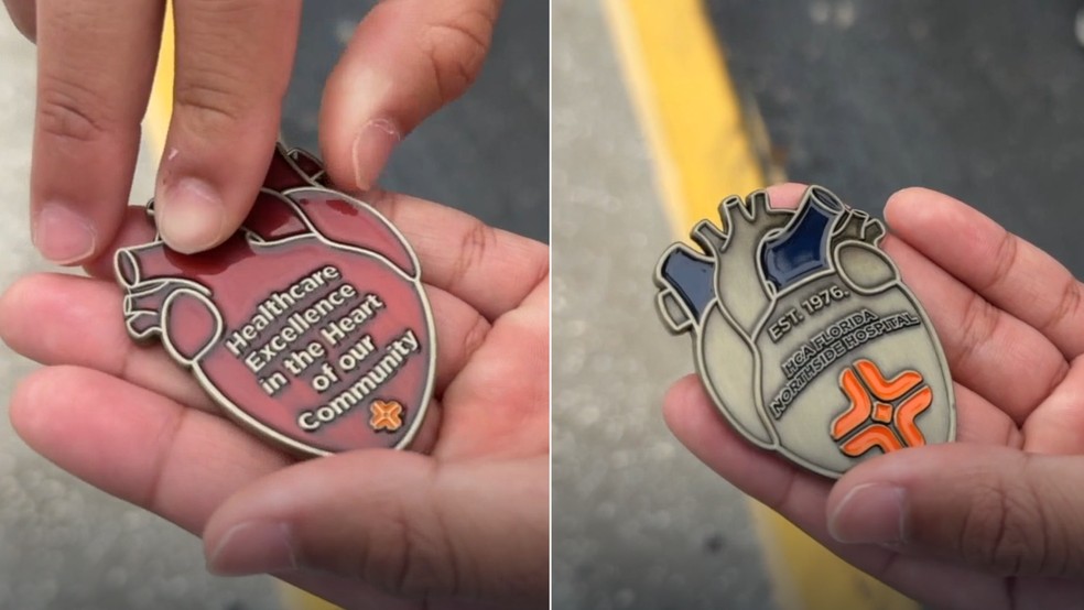 David recebeu uma 'moeda' de reconhecimento do hospital — Foto: Reprodução