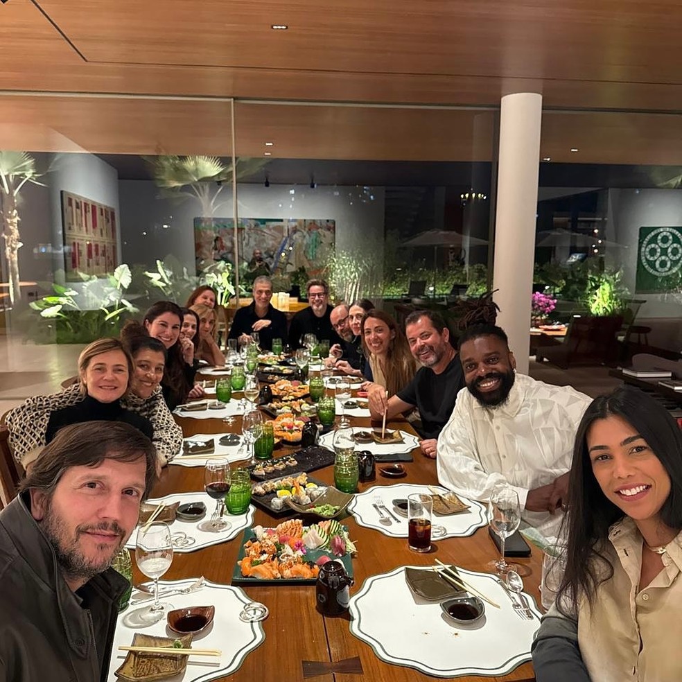 Adriana Esteves, Vladimir Brichta, Regina Casé, Murilo Benício e mais famosos se reúnem — Foto: Reprodução/Instagram