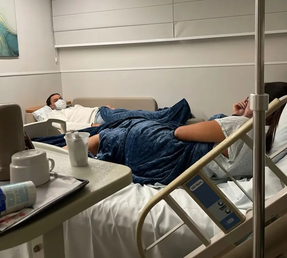 Frank Aguiar acompanhou mulher Caroline Aguiar no hospital  — Foto: Instagram
