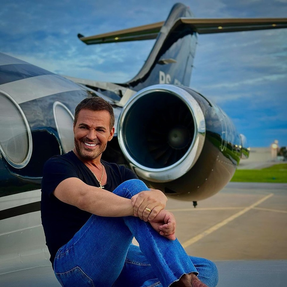 Eduardo Costa mostra jatinho novo avaliado em R$ 40 milh&otilde;es &mdash; Foto: Instagram