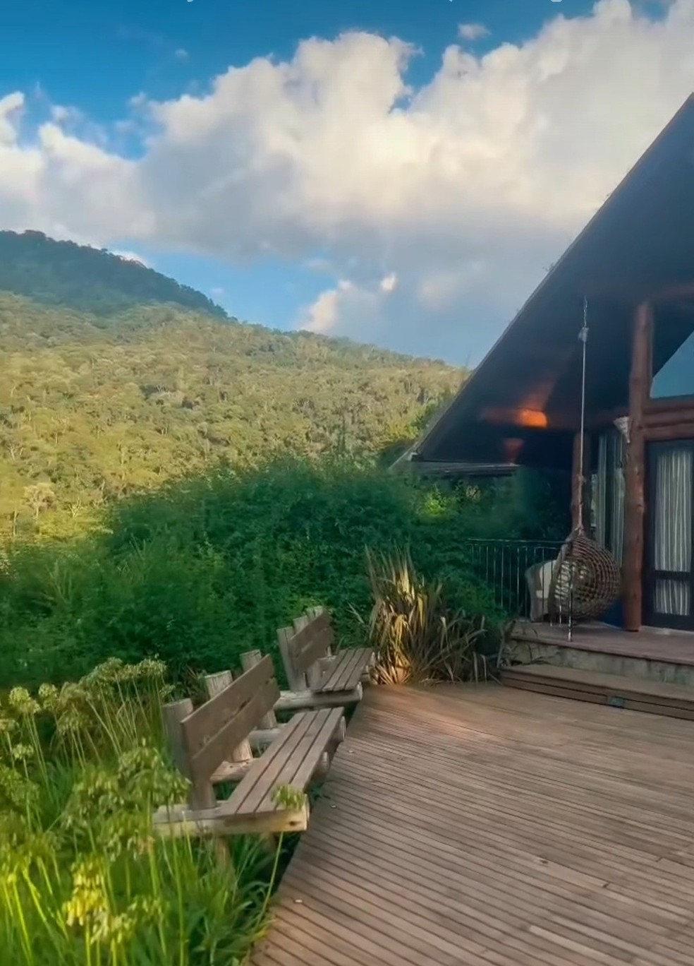 Lívia Andrade e ex-marido compraram hotel em SC — Foto: rep/ instagram