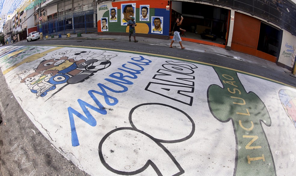 Arte do Pelézinho mistura inclusão com homenagem a Mauricio de Sousa na Rua Pereira Nunes, em Vila Isabel — Foto: Marcelo Theobald / Agência O Globo