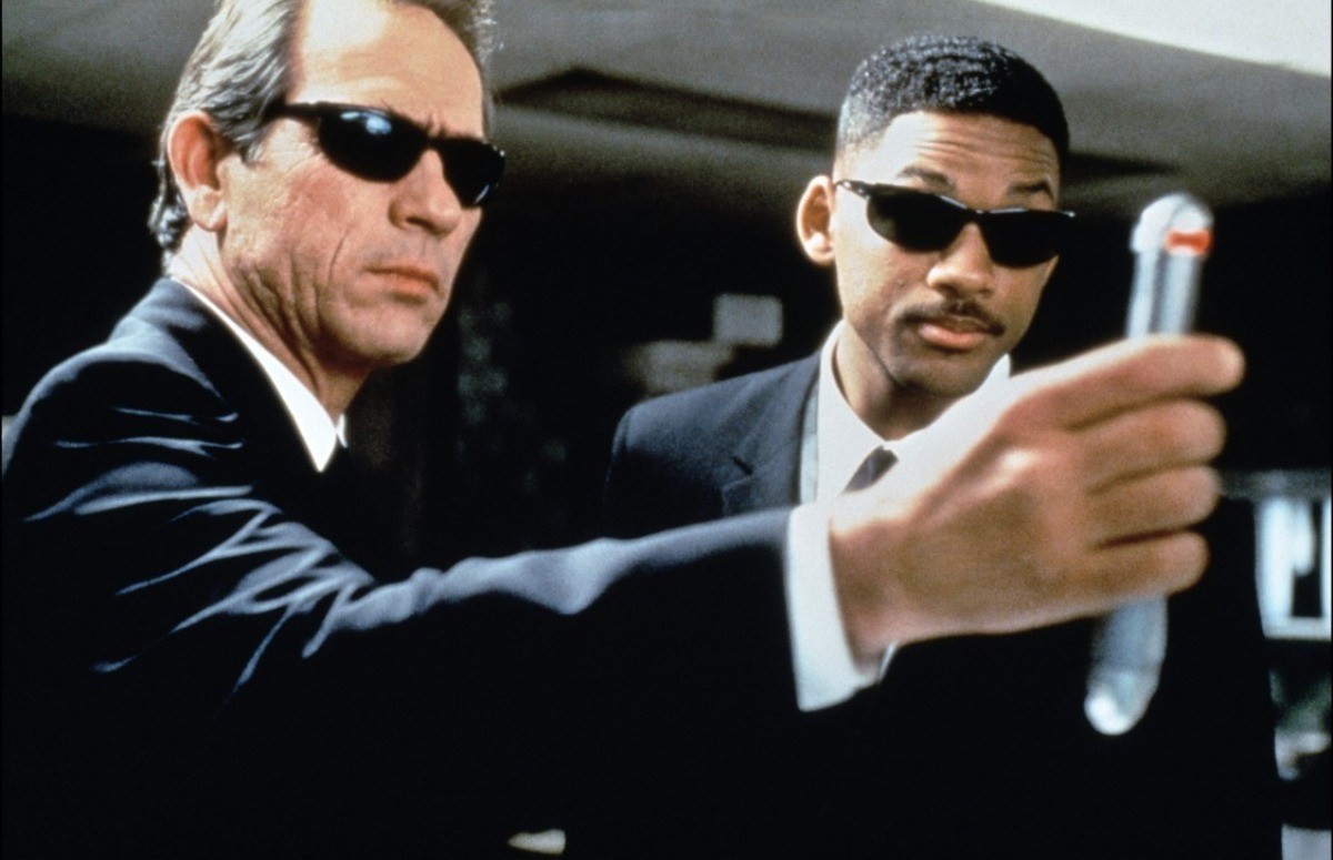 MIB - Homens de Preto: Descubra a Ação e Comédia na Sessão da Tarde de Hoje!