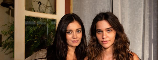 Eliana (Sophie Charlotte) e Mariana (Theresa Fonseca) em 'Renascer' — Foto: Paulo Barros/Rede Globo