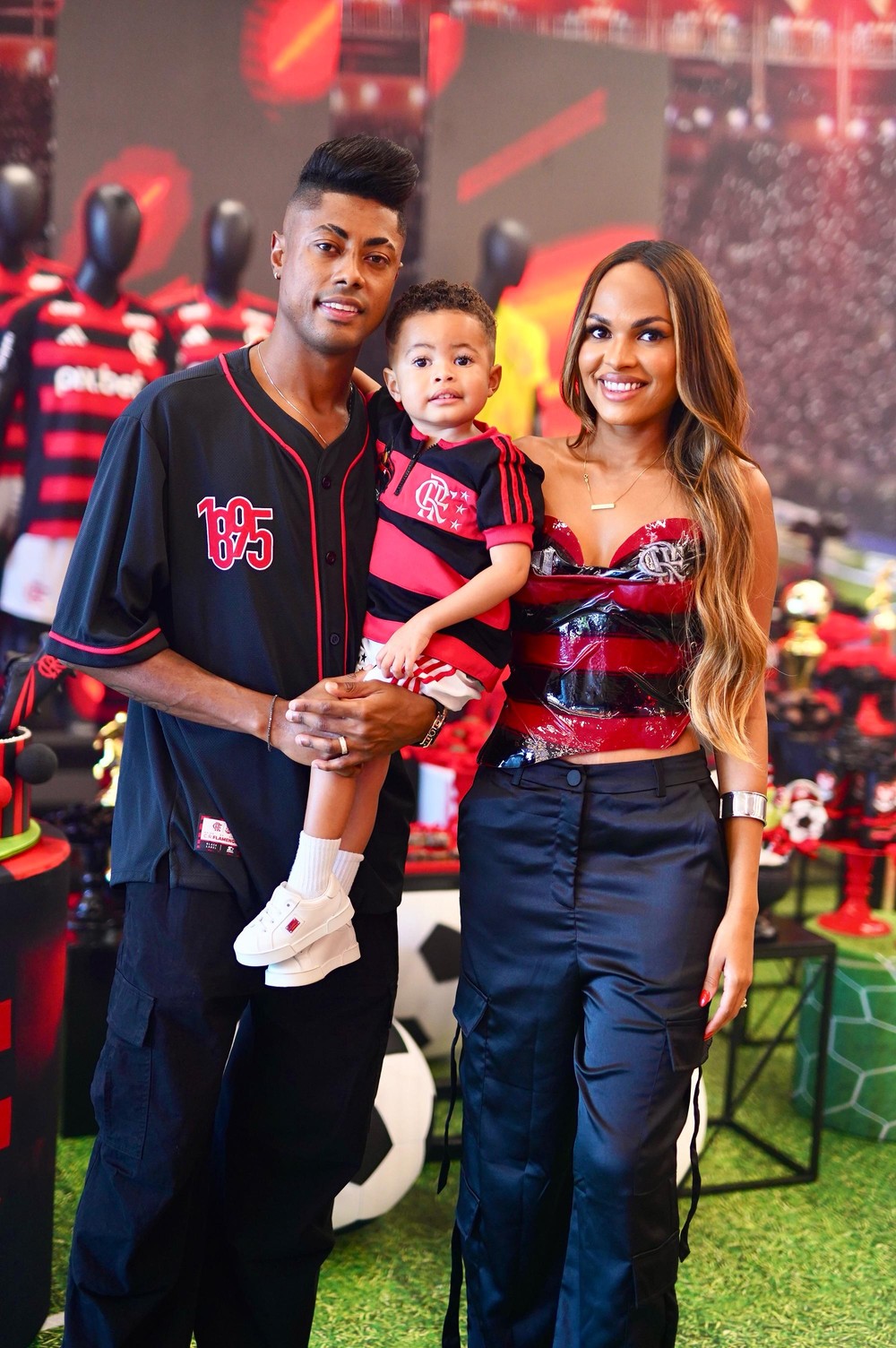 Coração rubro-negro! Bruno Henrique comemora aniversário do filho ...