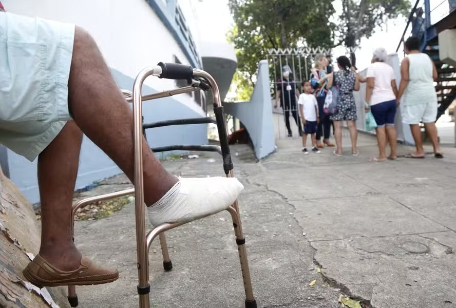 Agência do INSS na Zona Norte do Rio: fila de pedidos de benefícios aumentou