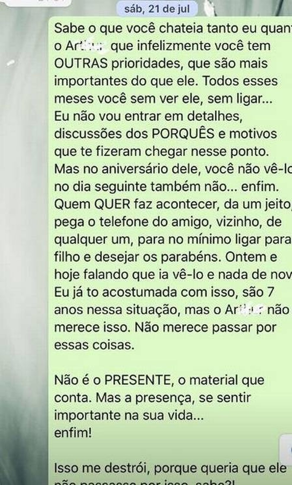 Carlinhos Mendigo e a ex-mulher, a modelo Aline Hauck, brigaram nas redes sociais por pensão do filho — Foto: Reprodução/Instagram