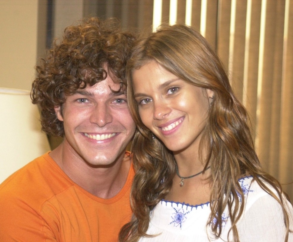 Erik Marmo e Carolina Dieckmann na novela "Mulheres apaixonadas" — Foto: Globo/Arquivo