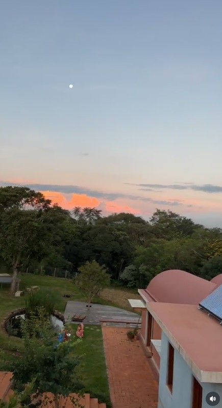 Filha de Ana Maria Braga, Mariana Maffeis mostra casarão em que mora com a família — Foto: Reprodução/Instagram