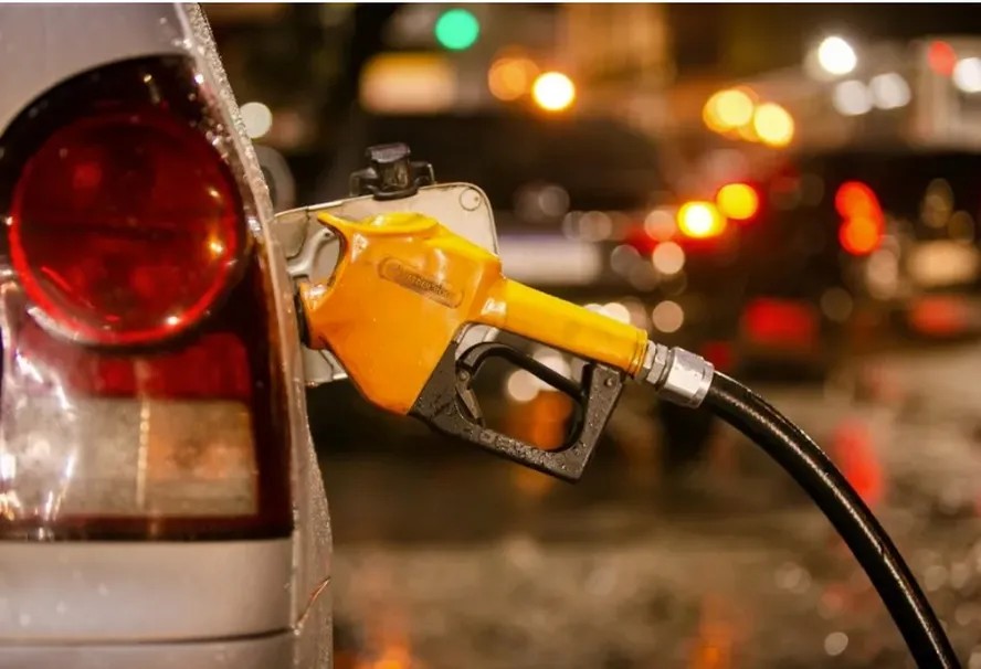 Corte de PIS/Cofins na gasolina: alívio na bomba e alerta ⛽️