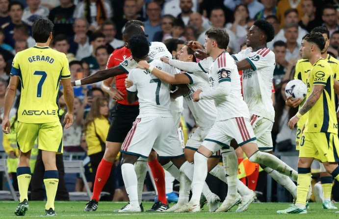 Expulsão de Vini Jr. gera preocupação no Real Madrid, que teme ausência do brasileiro no clássico contra o Barcelona