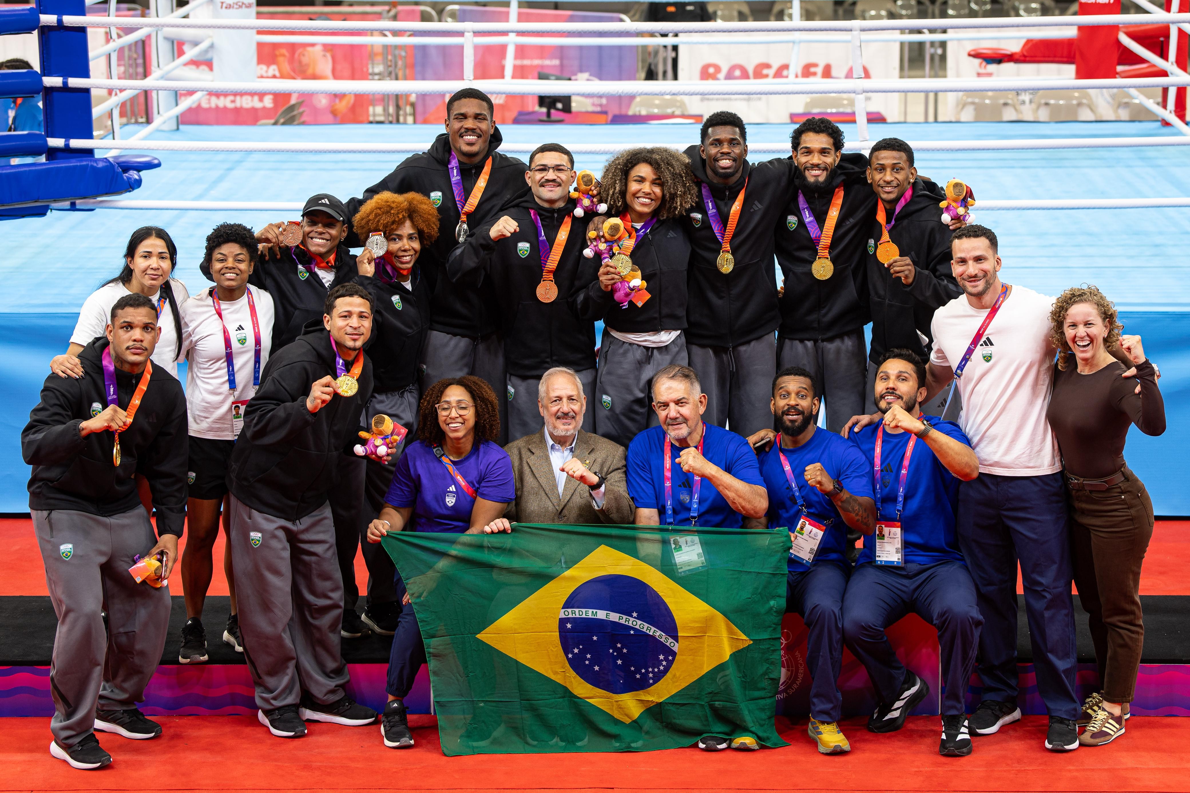 Boxe brasileiro faz melhor campanha nos Jogos Sul-Americanos com seis ouros