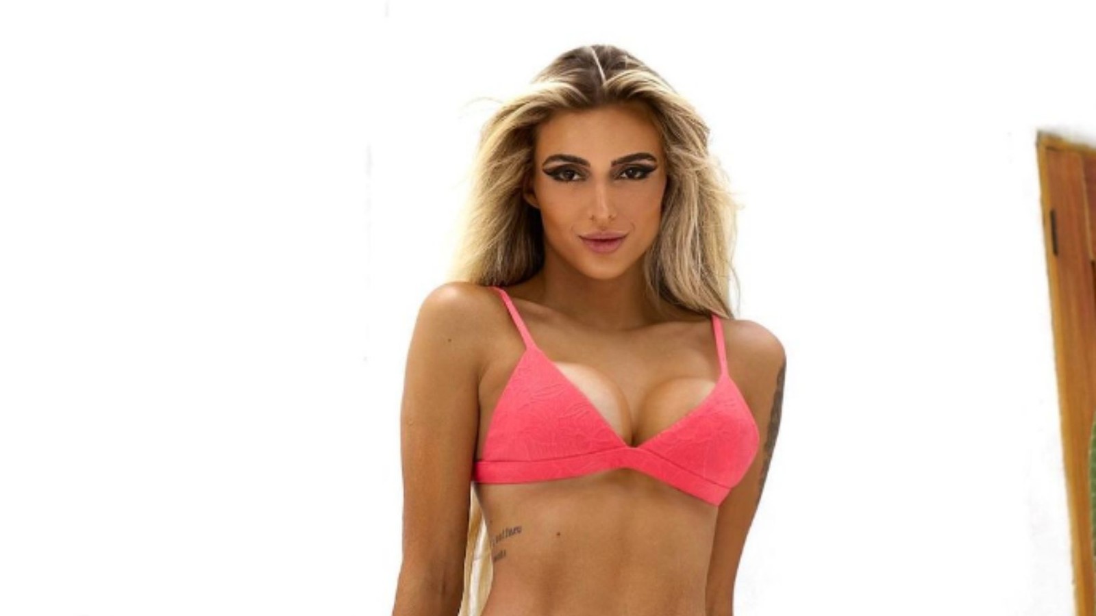 Ex amante de Neymar, Fernanda Campos faz ensaio nu e revela cantada de