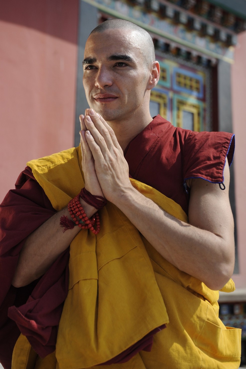 Caio Blat interpretou um monge em "Joia rara" e se aproximou do budismo — Foto: Renato Rocha Miranda/Rede Globo/Divulgação