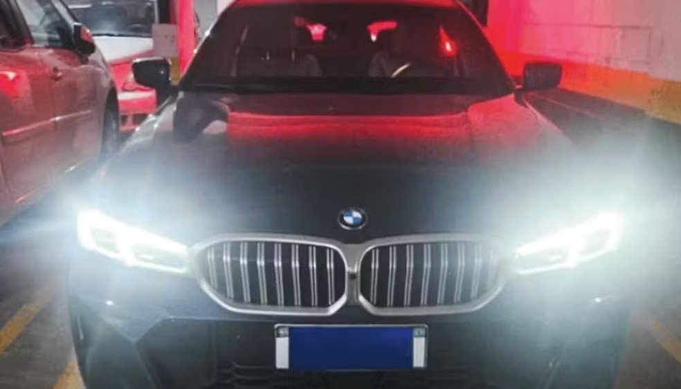 Carro apreendido durante a operação sobre o Banco Master — Foto: Reprodução/Polícia Federal/TV Globo