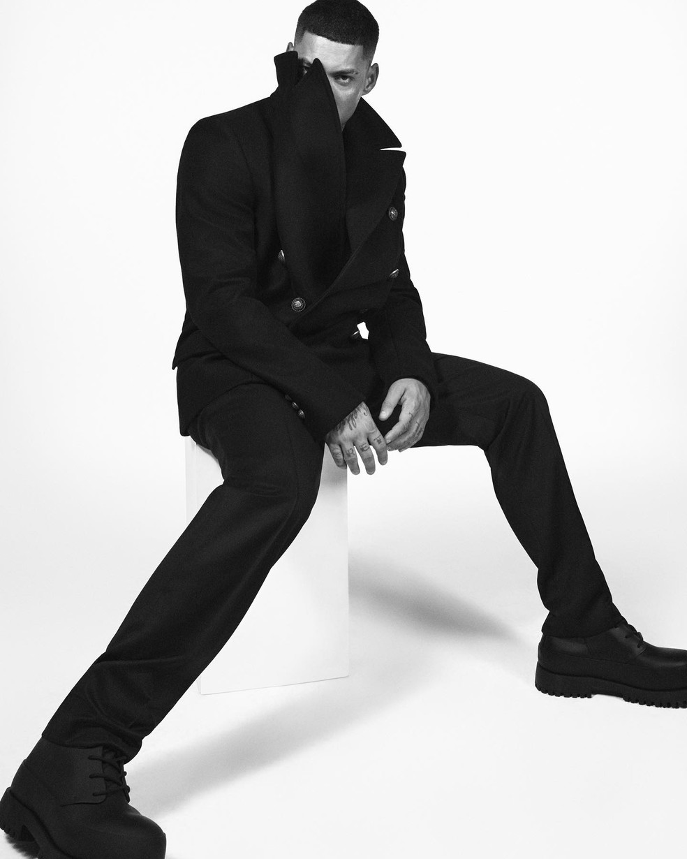 Filipe Ret na "Harper's Bazaar Brasil" &mdash; Foto: Hudson Rennan/ reprodu&ccedil;&atilde;o/ instagram