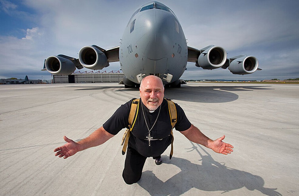 Kevin Fast arrastou um avio com 188,83 toneladas  Foto: Reproduo/Guinness World Records