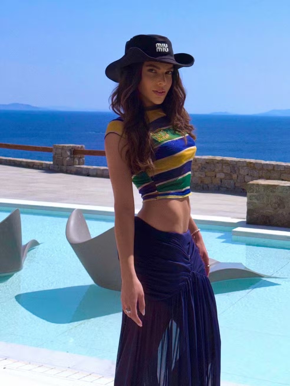 A ex-BBB Emilly Araújo está celebrando os 30 anos recém-completados em Mykonos, na Grécia. Ao lado da irmã gêmea, Mayla Araújo, a campeã do BBB 17 aproveita o verão europeu e compartilhou, na terça-feira (28), registros da viagem. — Foto: Instagram/reprodução