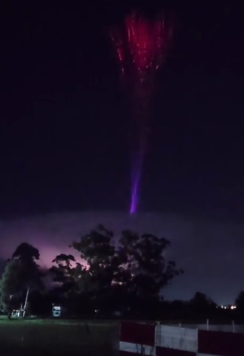 Raio azul raríssimo é registrado durante tempestade na Argentina — Foto: Reprodução/X