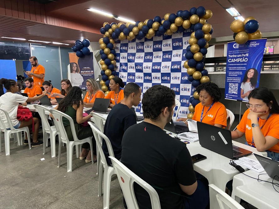 CIEE Rio oferece 2.400 vagas de estágio e aprendizagem em evento no ...