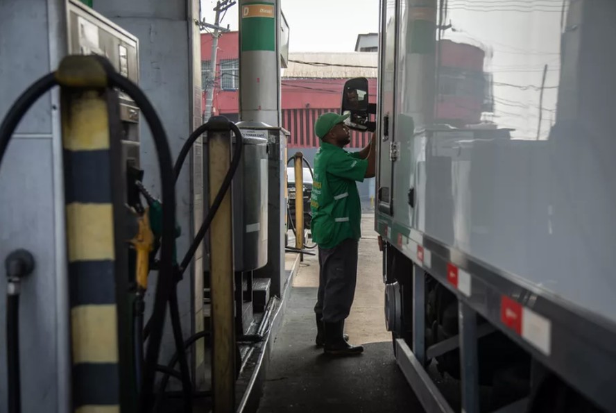 Diesel em alta encarece frete de alimentos e pressiona inflação