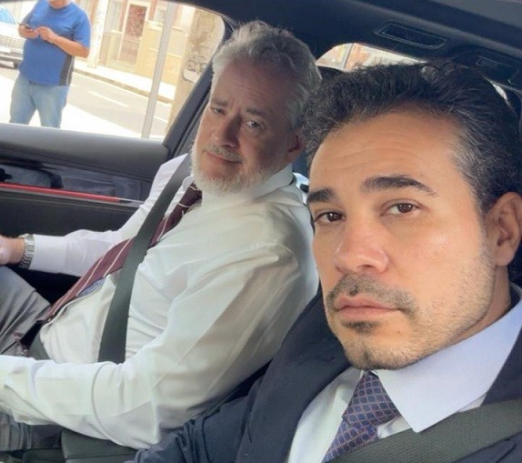Em ‘Quem ama cuida’, Ademir perde a cabeça e agride Pedro durante julgamento - QTU Questões do Universo