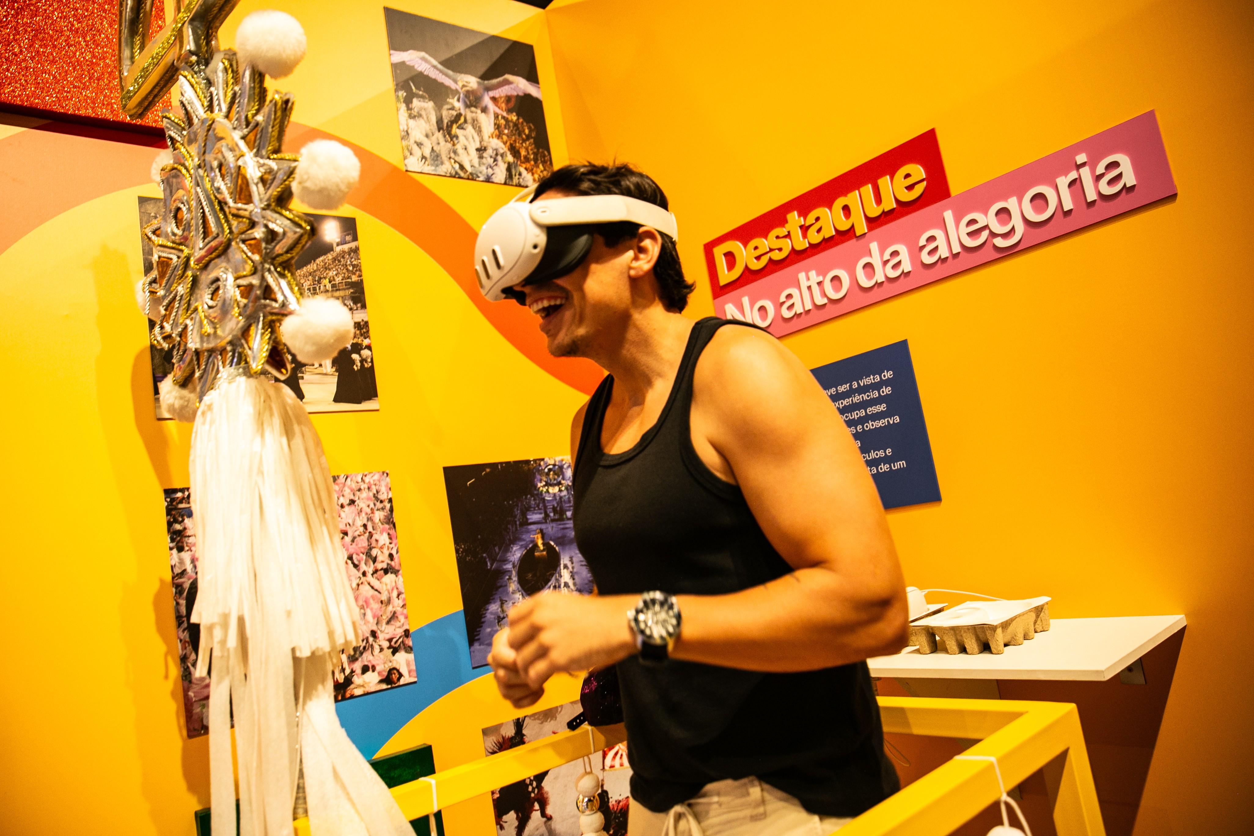 Exposição imersiva na Cidade do Samba leva público aos bastidores e à história do Carnaval do Rio