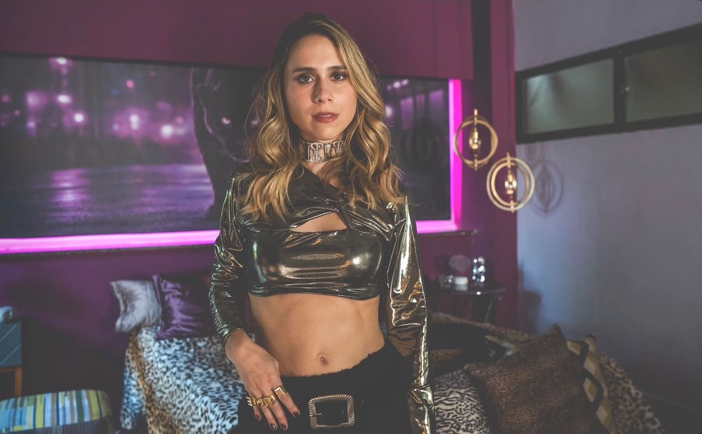 Lucélia (Daphne Bozaski) em "Três Graças" — Foto: Reprodução/Instagram