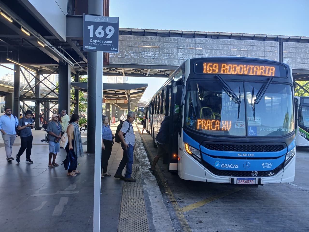 Ônibus sem dinheiro vivo: linha entre Ilha do Governador e Tijuca será a primeira do Rio a aceitar só cartão e Pix