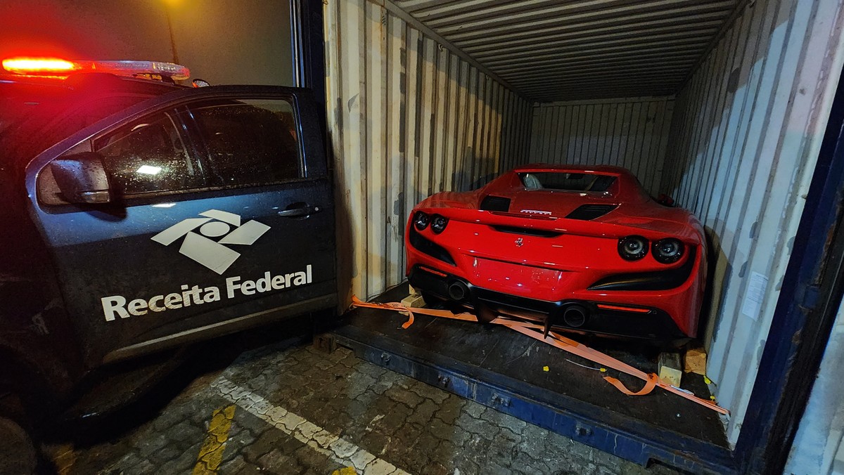 Di chi è la Ferrari sequestrata a Porto do Rio?  |  fiume