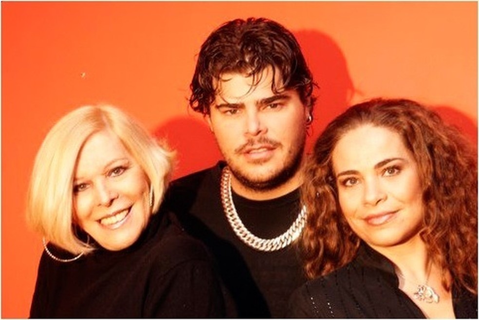 Vanusa com os filhos Rafael Vanucci e Aretha Marcos &mdash; Foto: Reprodu&ccedil;&atilde;o
