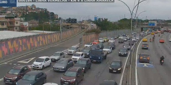 Tentativa de roubo de carga afeta trânsito na Linha Amarela