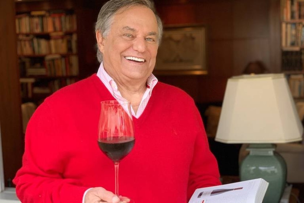 Ronnie Von tem adega para 4 mil vinhos — Foto: rep/ instagram
